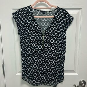 Express Women's Black and White Patterned Top